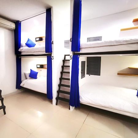 Хостел Cornerstone Bali Coworking Чангу Номер фото